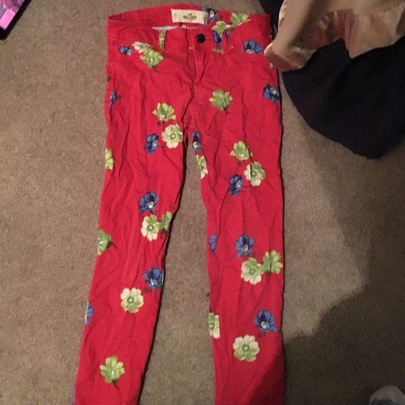 Red floral Hollister capris