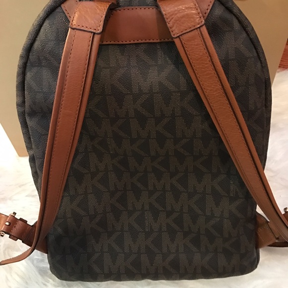 *Sold*Michael Kors Backpack Signature Design - Picture 2 of 4