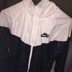 Nike windbreaker size M women