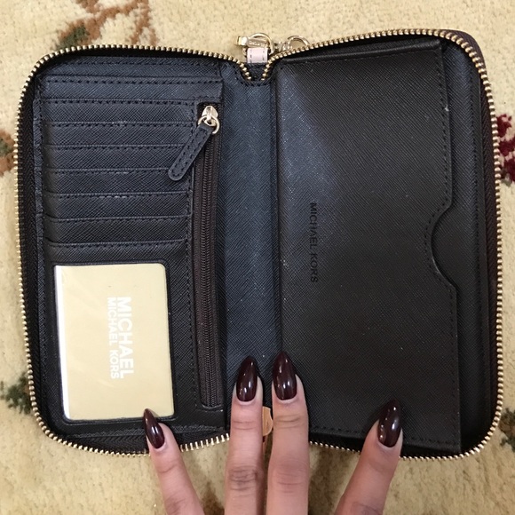 SOLD Michael Kors Signature Wallet Brown - Picture 3 of 4