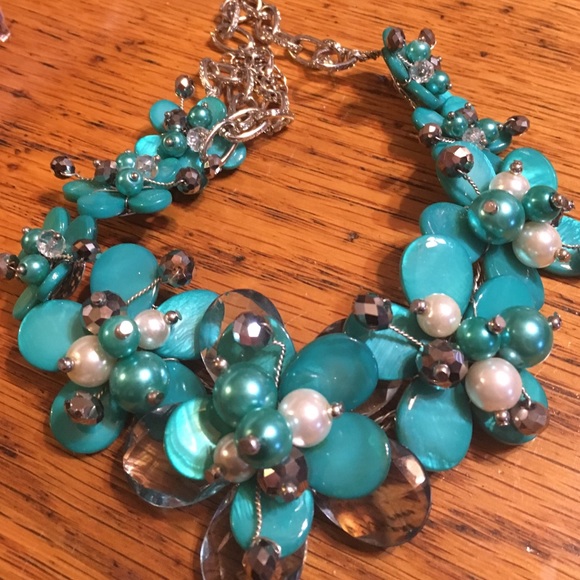 Blue flower necklace