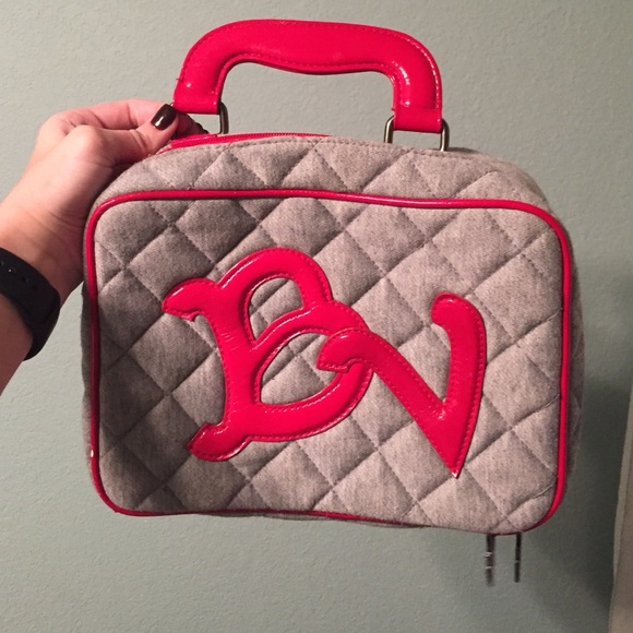 Betseyville quilted travel case