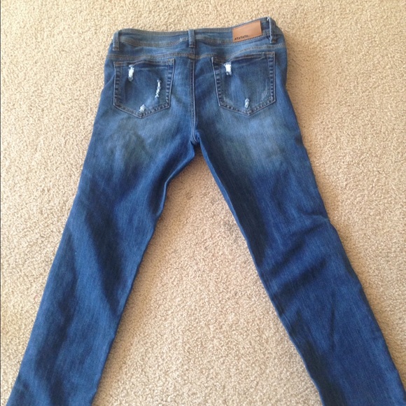 Dollhouse Slightly distressed Stretch jeans - Picture 2 of 3