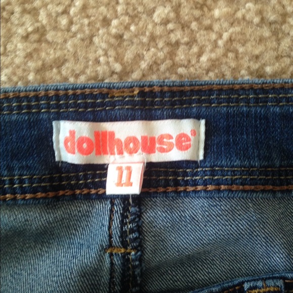 Dollhouse Slightly distressed Stretch jeans - Picture 3 of 3