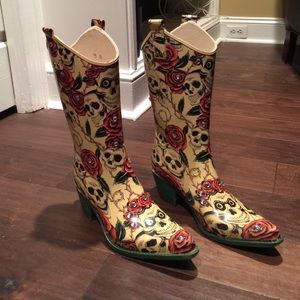 Nomad skull/roses rain boots