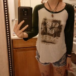 Soft and sexy American Eagle quarter length tee
