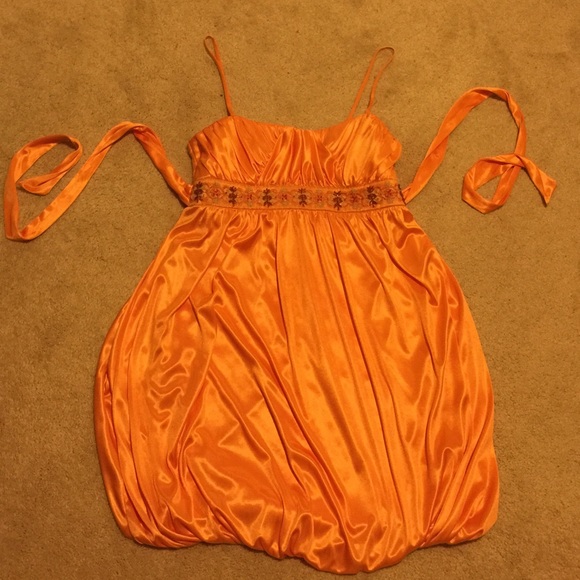 *RADIANT* ORANGE BEADED CITY TRIANGLES PARTY DRESS
