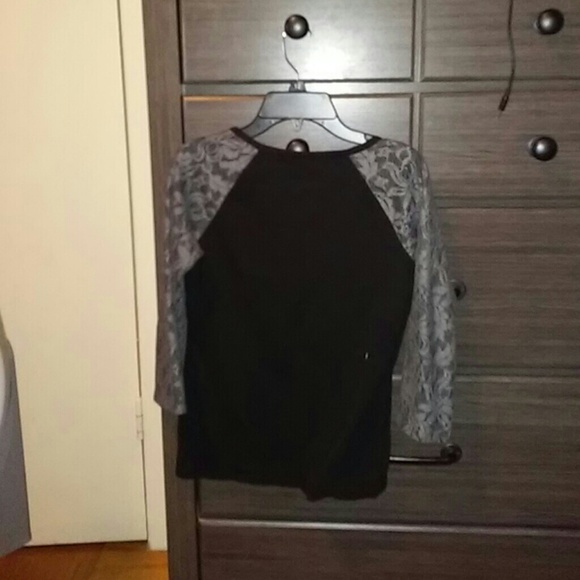 Girls top - Picture 2 of 2