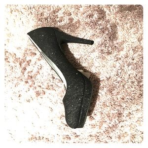 Black, glittered speckled heel.