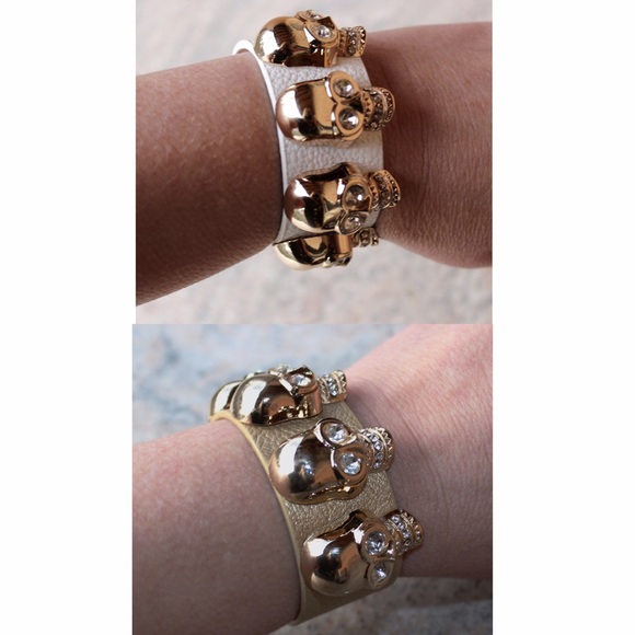 White Crystal Skull Bracelet - Picture 2 of 4