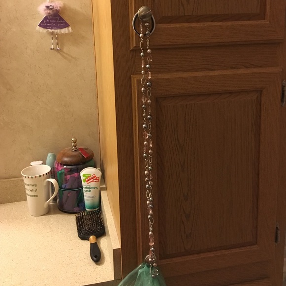 Necklace - Picture 2 of 3