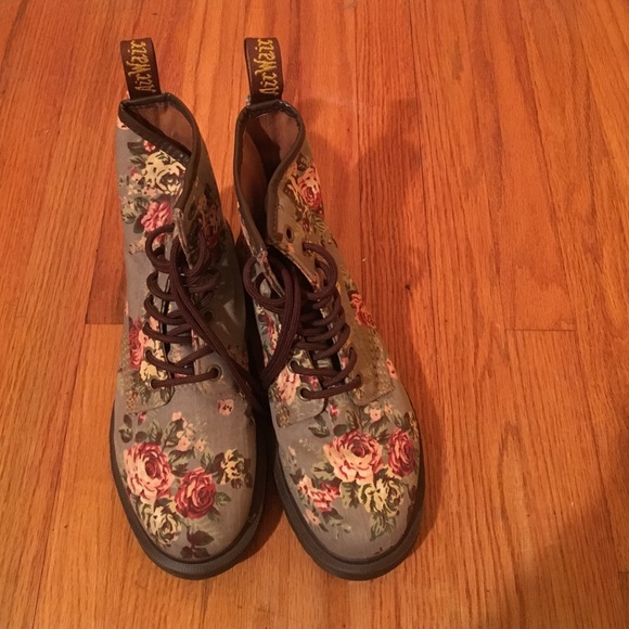 Doc Martens Airwair - Castel Floral Combat Boots