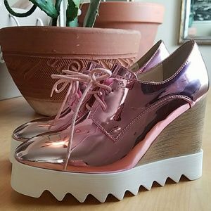 BRAND NEW pink wedges