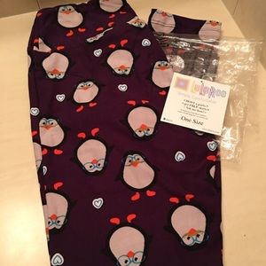 Lularoe OS nerdy penguin leggings.