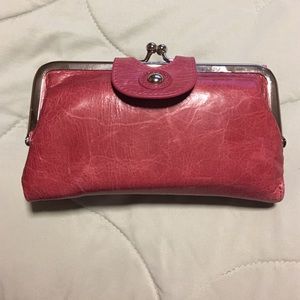 Alice kiss lock wallet