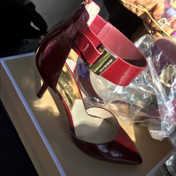 Mk purse and shoes size 7 - Picture 2 of 4