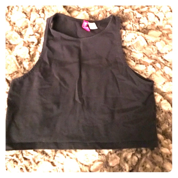 Black basic crop top