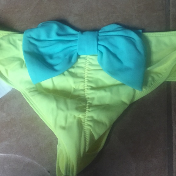 Hollister bottoms