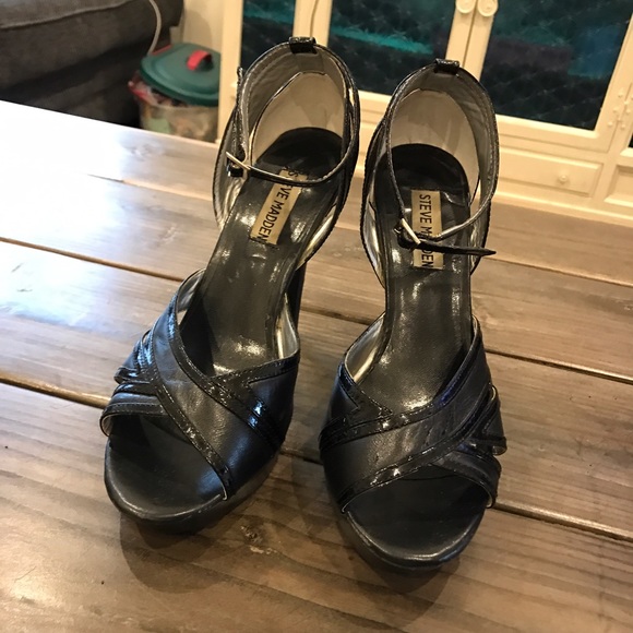 Steve Madden 7.5 black high heels - Picture 2 of 2
