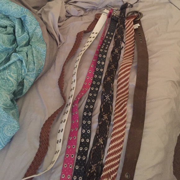 Bundle of 7 belts
