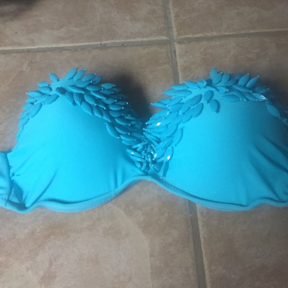 Cute bikini top