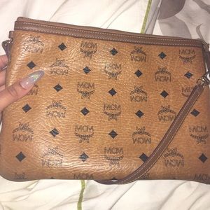 MCM medium size clutch