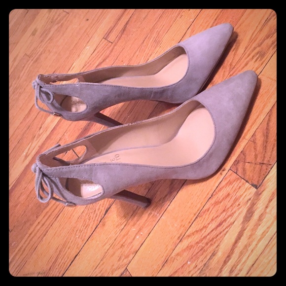 Vince Camuto grey suede heels. Size 7