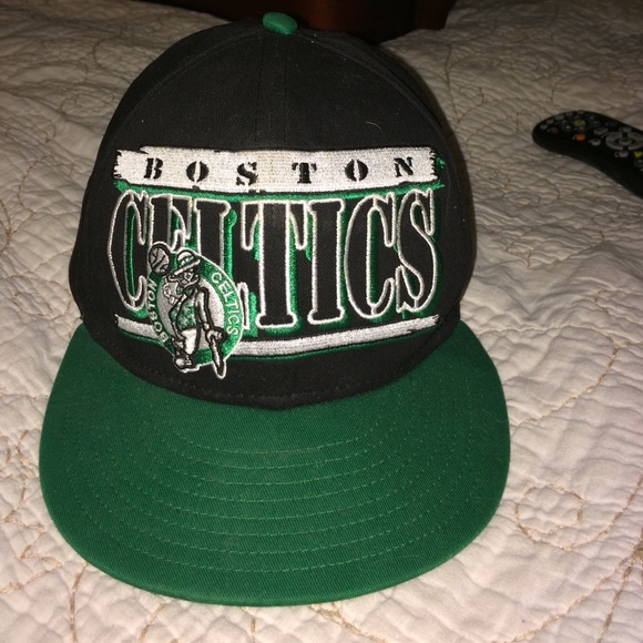 DONATING MON. IF NOT SOLD: Men's celtics hat