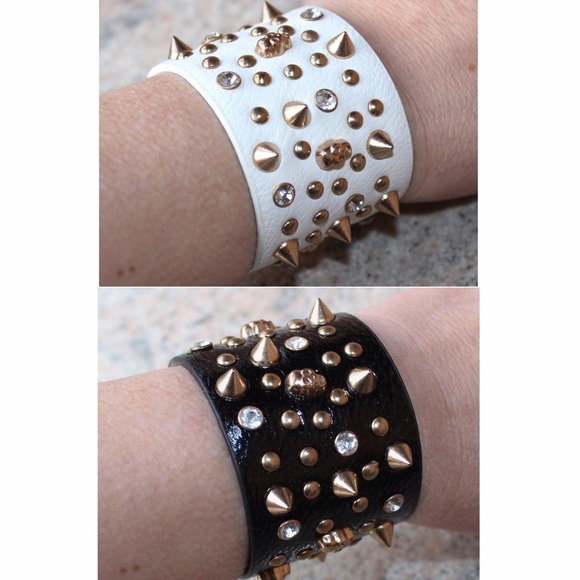 NWT Black Gold Studded Skull Wristband - Picture 2 of 4