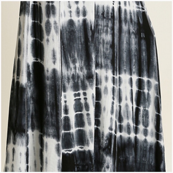 🔹Last One🔹 Gray Tie Dye Print Maxi Skirt - Picture 2 of 3