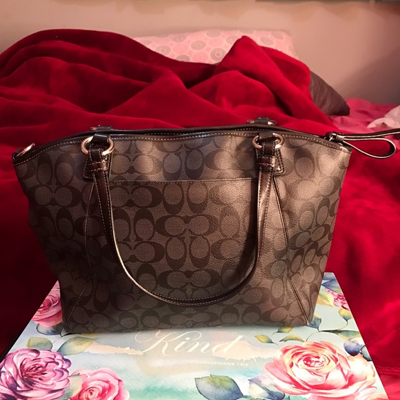 Coach purse SOLD - Picture 2 of 4