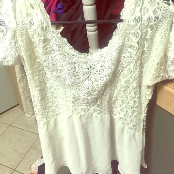 Buckle top