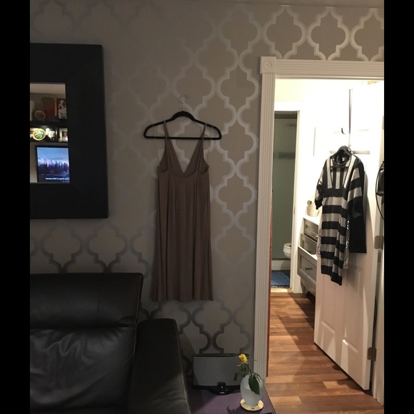 TART, Medium, low V neck dress - Picture 3 of 3