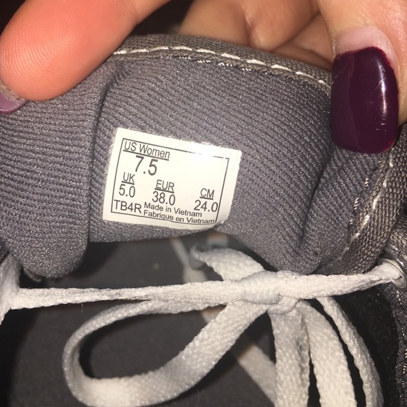 Grey vans - Picture 2 of 4
