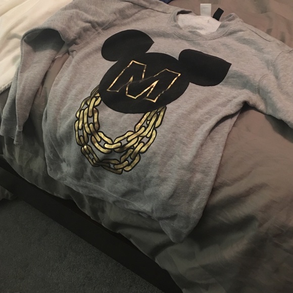 forever 21 disney collection mickey sweater - Picture 2 of 3
