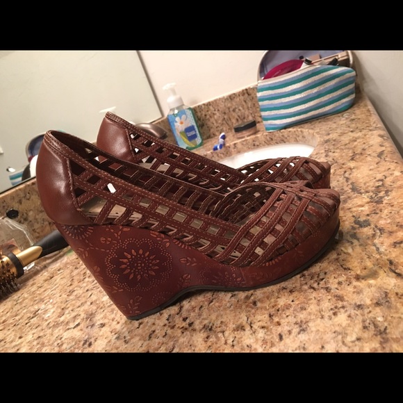 BCBG shoes