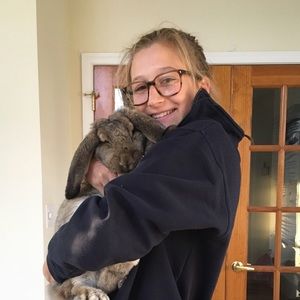 Meet your Posher, Alexis