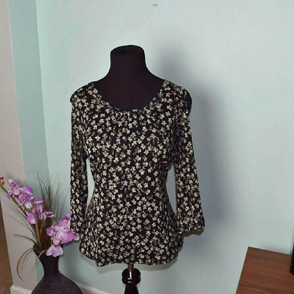 Tops - Gorgeous Floral Print Blouse