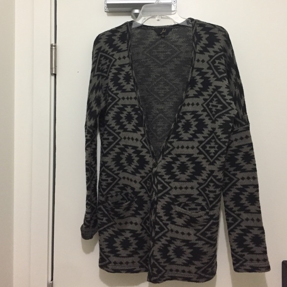 Aztec Cardigan - Picture 1 of 2