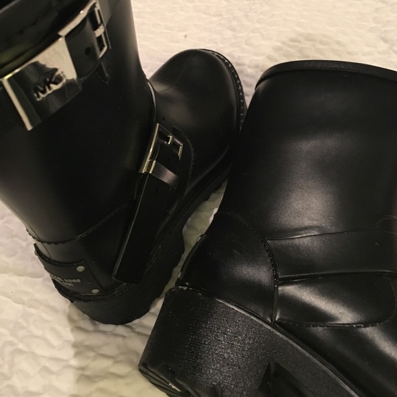 Michael Kors rain boots - Picture 3 of 7