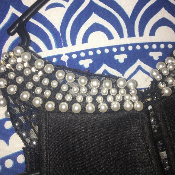 BLACK PEARL COLLARED PEPLUM DRESS - Picture 3 of 4