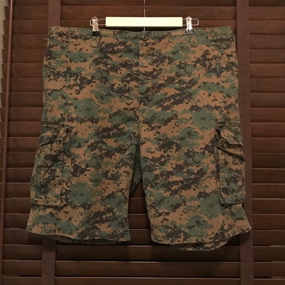 Camo Men's cargo shorts