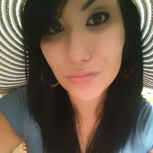 Meet your Posher, Cynthia