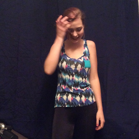 Designed teal tank top - Picture 1 of 2