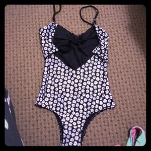 lolli bow daisy one piece