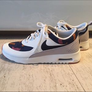 Women's Nike Air Max Thea size 7.5