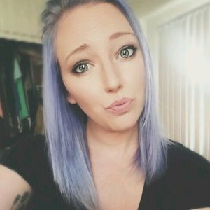 Meet your Posher, Carlee