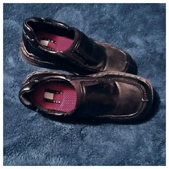 tommy hilfiger boys dress shoes