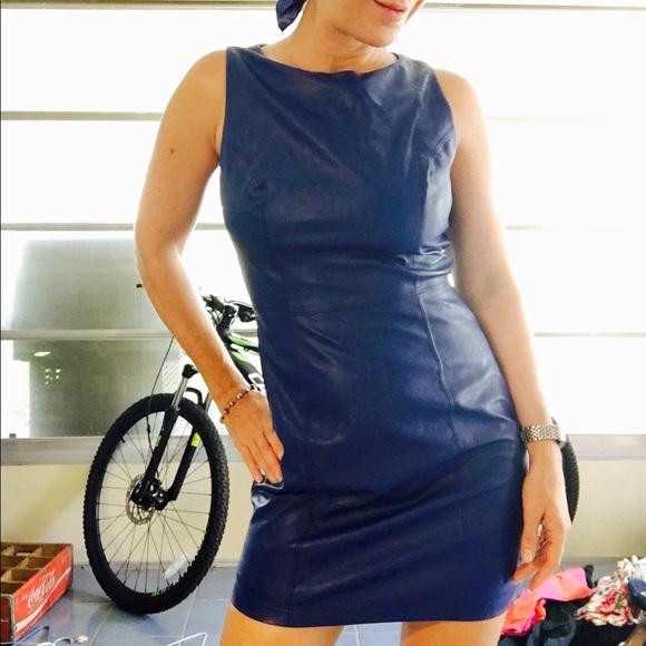 Gifted. leatherish dress, zips in back fully lined - Picture 4 of 4