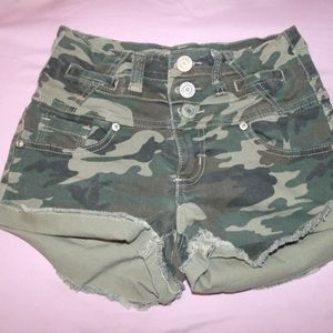 High waisted Jean Camo Shorts!!!